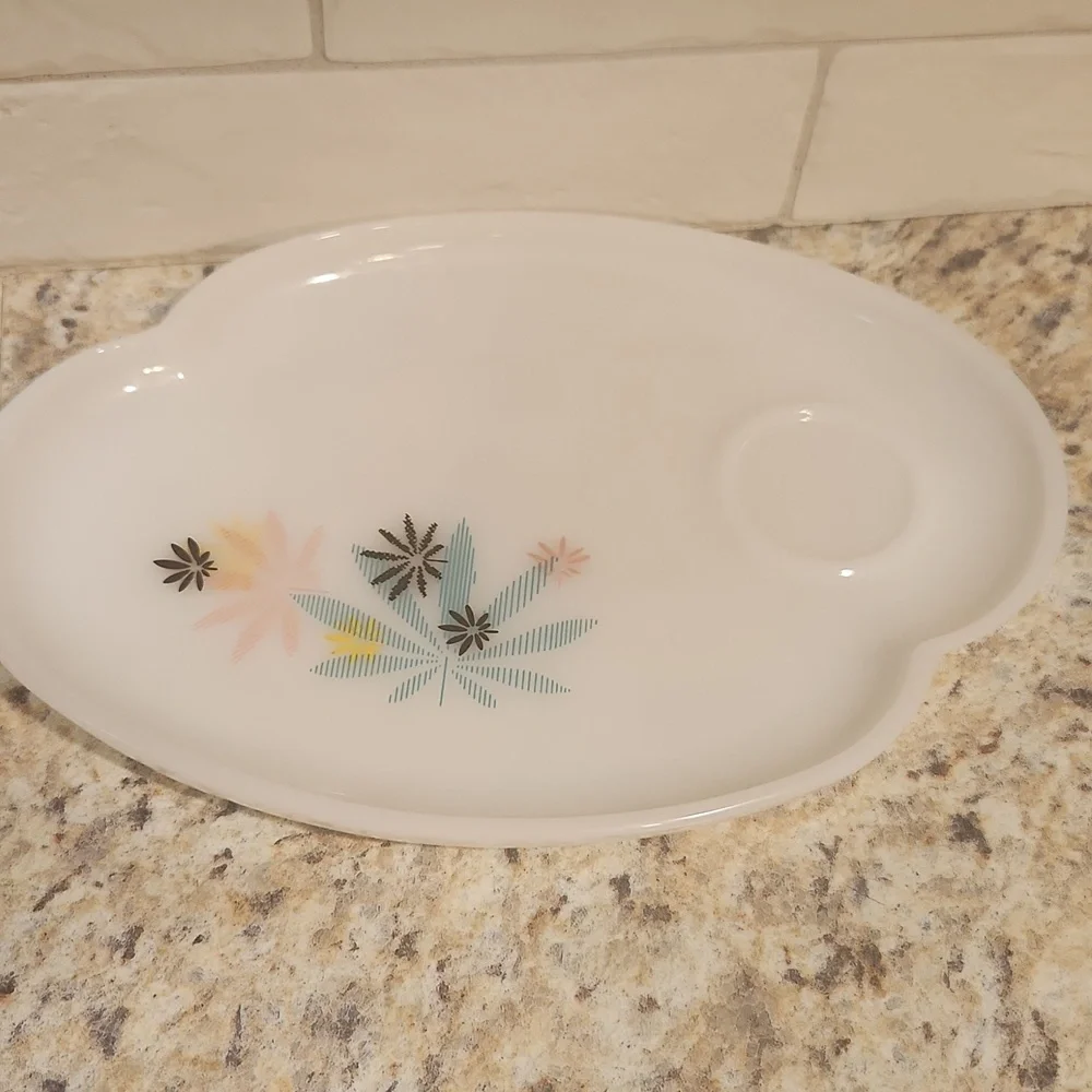 Federal Glass Milk Glass Cups And Snack Trays - Picture 3 of 5